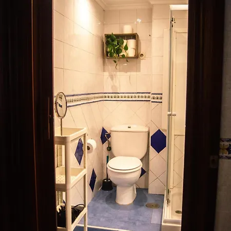 Moma Meanas Centro * Αβιλές