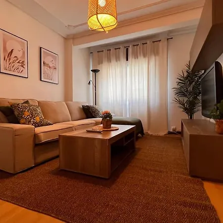 Moma Meanas Centro דירה *