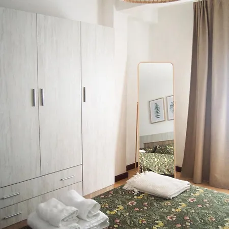 Moma Meanas Centro דירה *